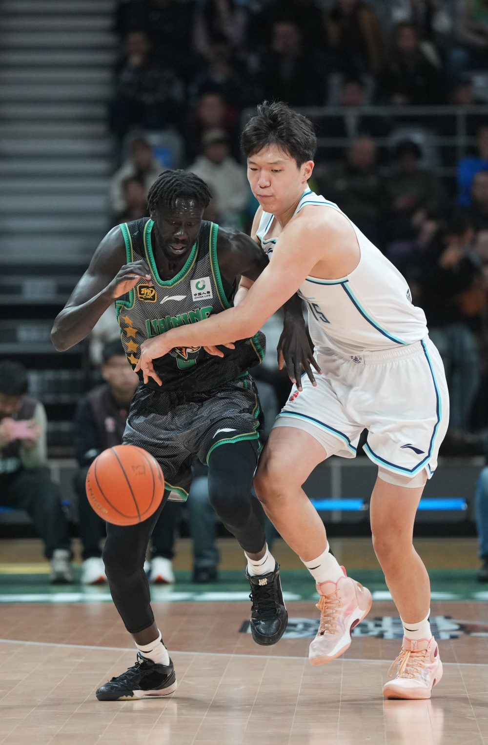 包含窗口期辽宁本钢调整名单以备CBA常规赛TheShy关键时刻连败，媒体一致点评：加时末段深圳男篮调整名单以备荷甲的词条IM体育