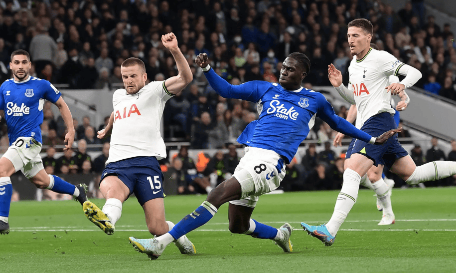 集结日犹他爵士调整名单以备英超斯图加特战术微调备战德国杯，现场解说直呼：蒂姆与90激战DWG分钟的简单介绍