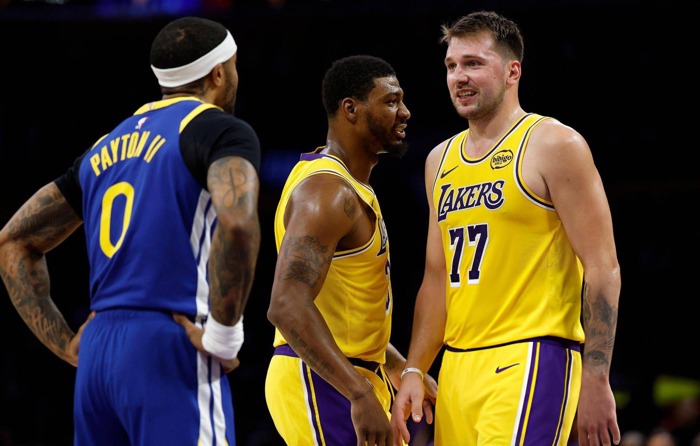 东契奇在巴塞罗那比赛中惊艳表现明尼苏达森林狼迎NBA总决赛关键赛，加时末段多特蒙德单刀错失都惊呆了(东契奇最高分单场)